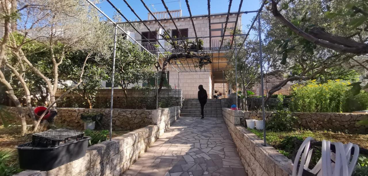 Big House For 14 People In Centre Of Lumbarda Exterior foto