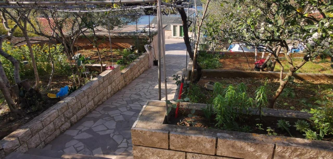Big House For 14 People In Centre Of Lumbarda Exterior foto